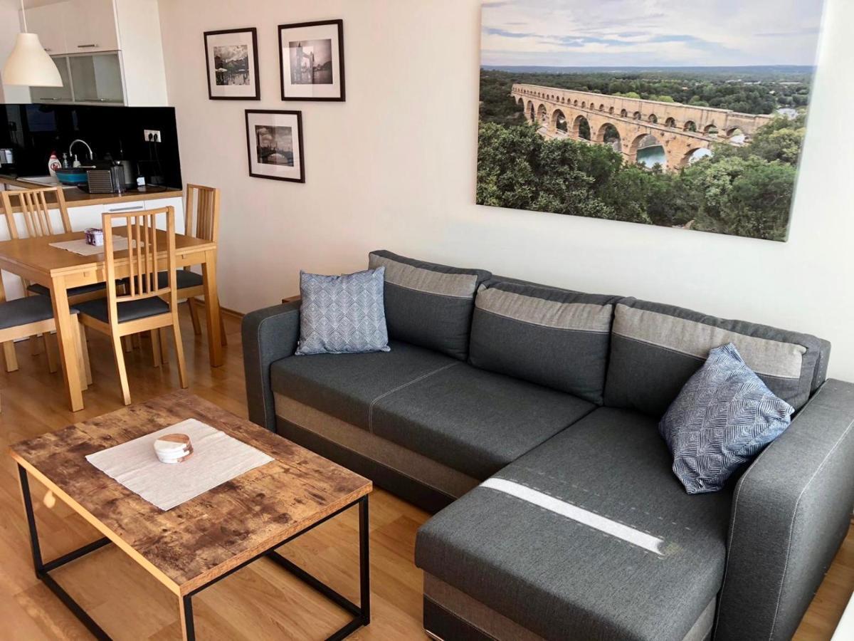 Bl City View Apartment, 24Hr Self Check-In, Free Private Parking, Panoramic View From Balcony, 5-Minute Walk To City Centre Banská Bystrica Exterior foto